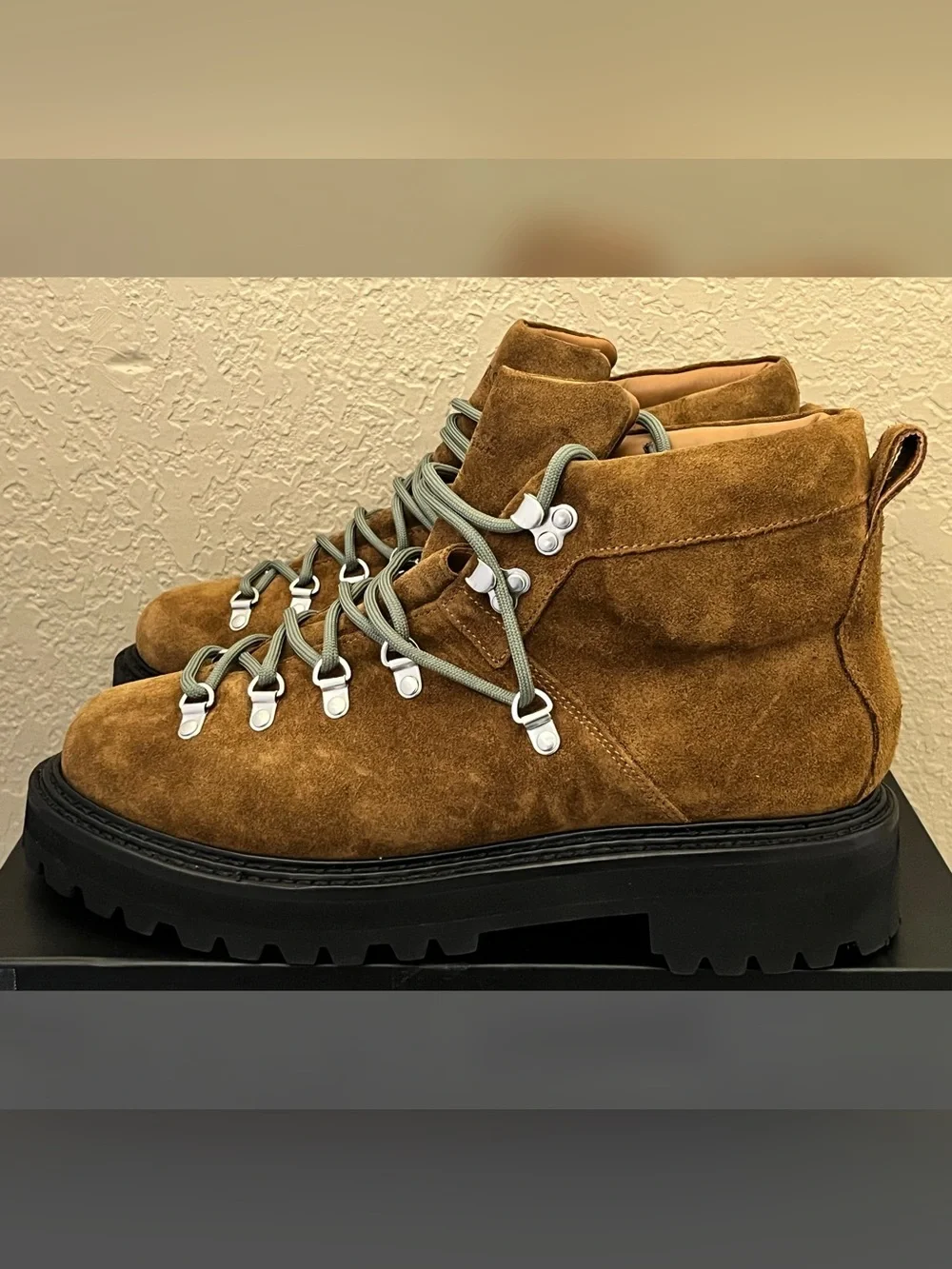 G.H. Bass & Co. Mason Alpine Boots Brown Suede Color Men's Size-10